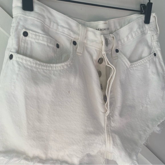 Aritzia Denim Forum Yoko High Rise Cut Off Denim Short in White - 27 - Picture 5 of 15